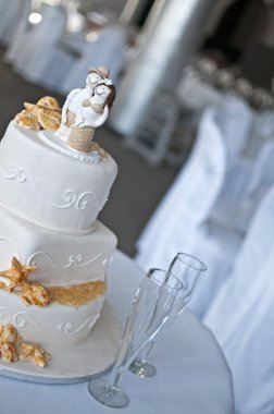 strand wedding cake