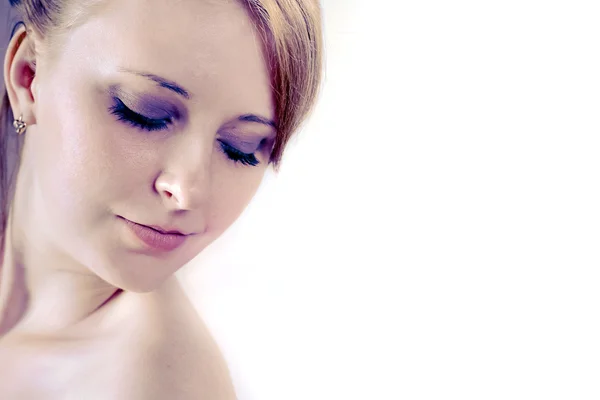 Güzel kadın yüzüne yakın çekim.