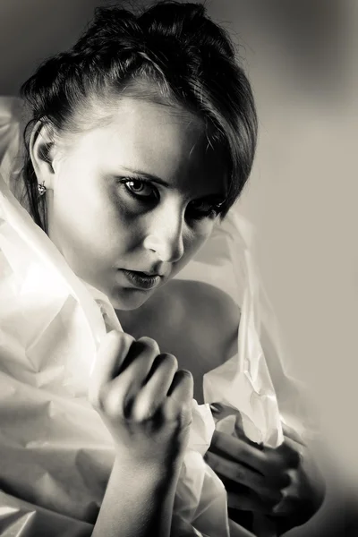 Beyaz yakalı bir kızın portresi