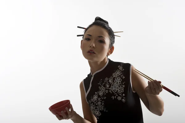 Krásná Asiatka Japonky Roztom Šaty Orientální Jídlo Červeného Pohárku Pomocí — Stock fotografie