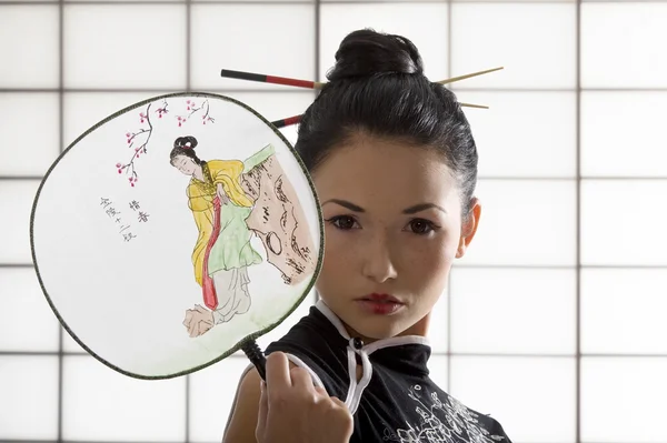 Menina japonesa em vestido clássico — Fotografia de Stock
