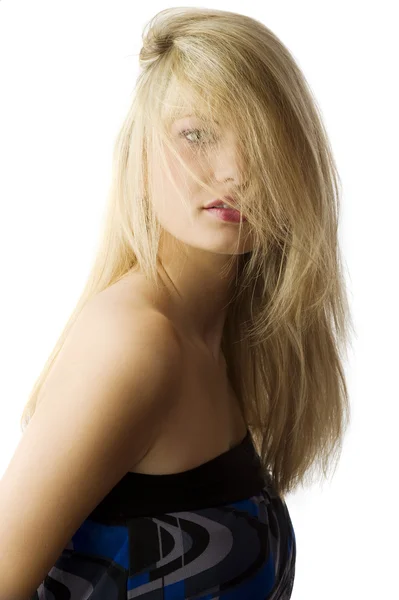 Όμορφη Ξανθιά Κοπέλα Μαλλιά Στο Πρόσωπό Της Άσπρο Φόντο — Φωτογραφία Αρχείου
