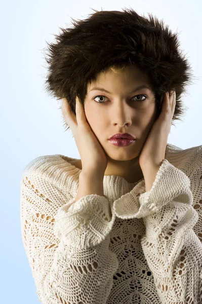 Mujer invierno sombrero de piel —  Fotos de Stock