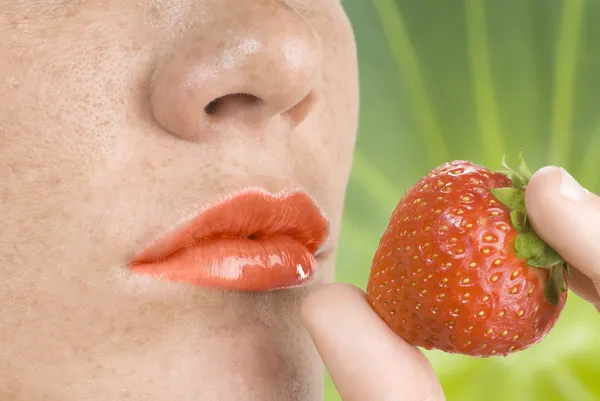Φράουλα και το στόμα — Φωτογραφία Αρχείου