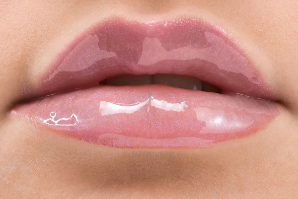 Klammern Eines Roten Mundes Mit Lippenstift Und Lipgloss — Stockfoto