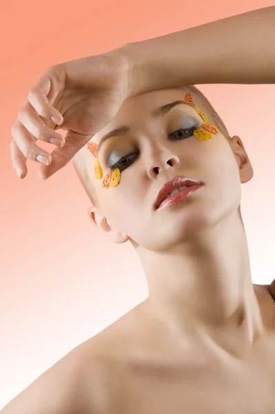 Modelo Rubio Muy Agradable Joven Posando Con Maquillaje Color Creativo —  Fotos de Stock