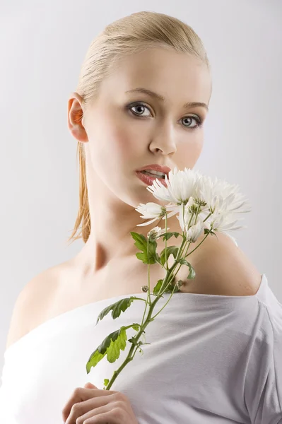 Vit kvinna blomma — Stockfoto