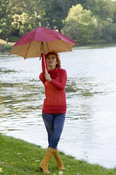 Nagyon Szép Lány Esernyő Park Közelében Folyó Záró — Stock Fotó