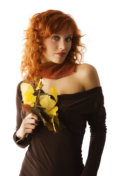 Mulher vermelha e folhas de outono — Fotografia de Stock