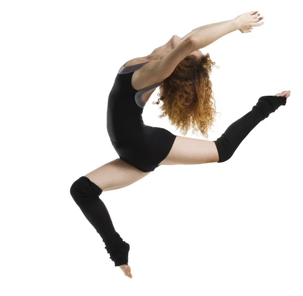 现代舞蹈家与跳跃的黑色礼服 — 图库照片