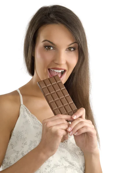 Krásná Mladá Brunetka Bílých Šatech Dát Kousnout Bloku Čokolády — Stock fotografie