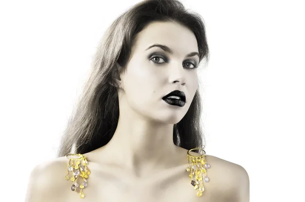 Sensuele Brunette Met Gouden Oorbellen Schouder — Stockfoto