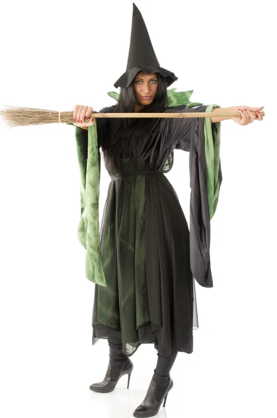 Bruxa Bonita Com Chapéu Vestido Preto Mostrando Sua Vassoura — Fotografia de Stock