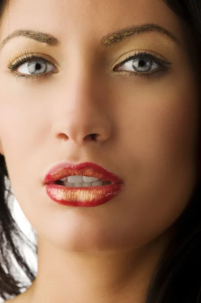 Piękno Strzelać Piękne Młode Kobiety Creative Złoty Makijaż — Zdjęcie stockowe