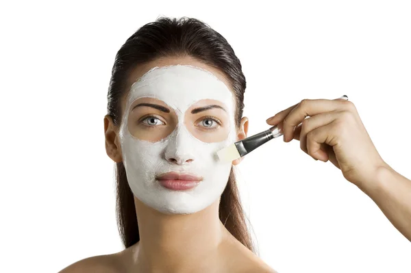 Genç Kadın Bir Appling Fırça Güzellik Maskesi Ile Başlarken — Stok fotoğraf