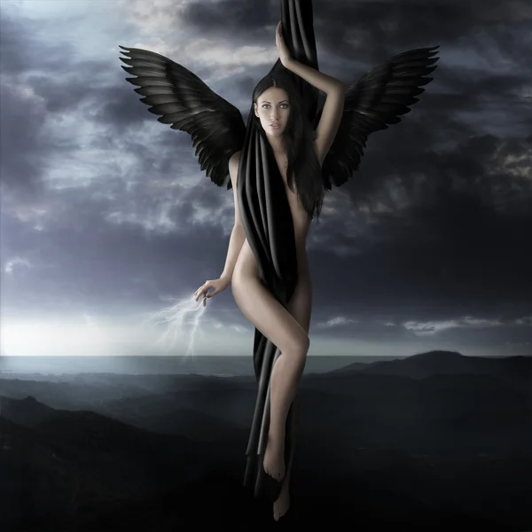 Ángel Negro Desnudo Volando Cielo Cielo Nocturno Relámpago — Foto de Stock