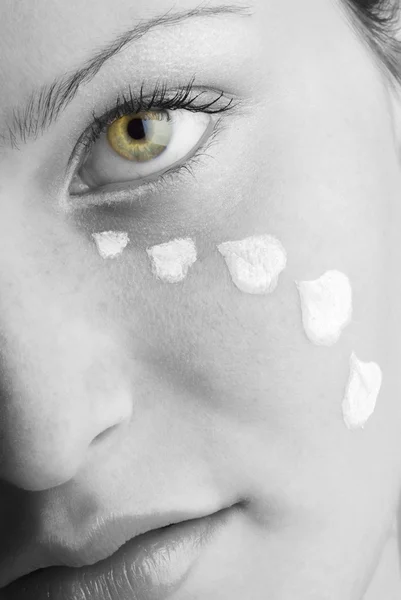 Sweet Black White Image Girl Petals Rose Painted Her Face — Stock Photo, Image