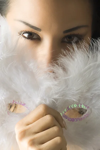 Close Cute Brunette White Feather Mask Stunning Eyes — Stock Photo, Image