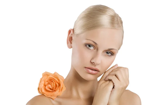 Portrét Krása Nad Bílým Sladká Pěkná Blondýnka Pomeranč Zvedl Rameni — Stock fotografie