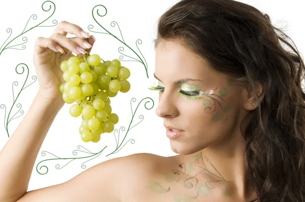 Гарна Брюнетка Фарбою Тіла Зеленими Віями Виглядає Виноград — стокове фото