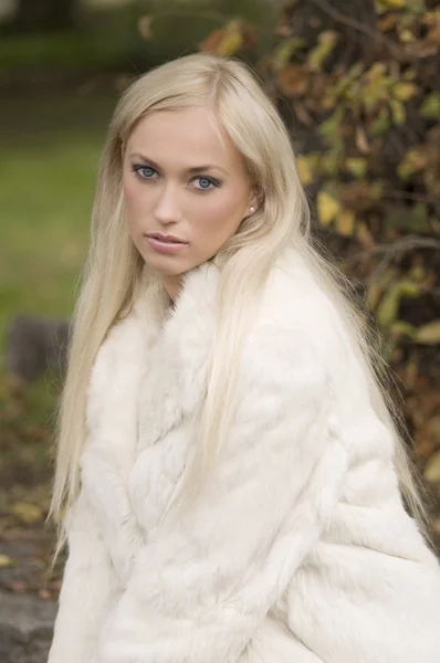 Very Nice Girl Wearing White Fur Winter Day Park — Stock Photo, Image