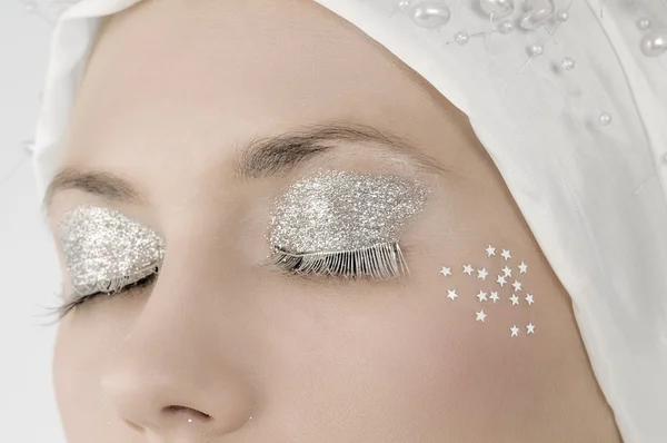 Kadar Yakın Gümüş Kirpik Gümüş Makyaj Gözleri Üzerinde Desaturated — Stok fotoğraf