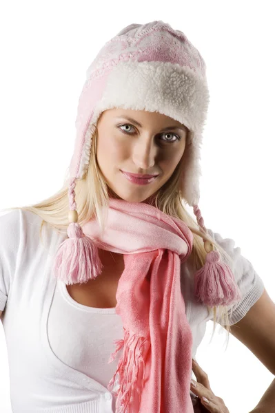 Retrato de inverno com cachecol rosa e chapéu — Fotografia de Stock
