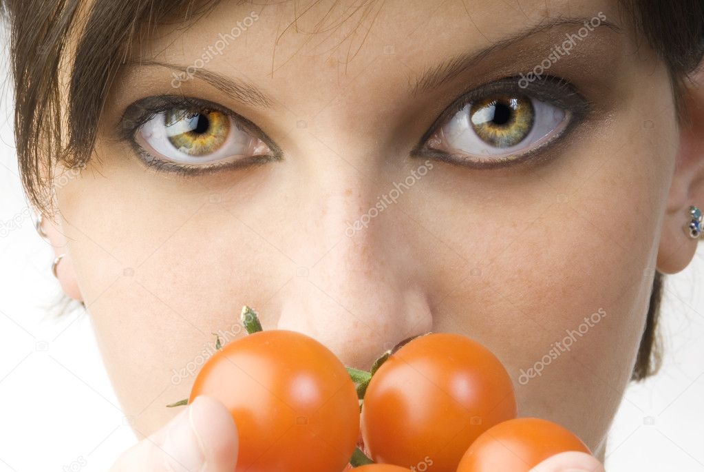 The big eyes and tomato