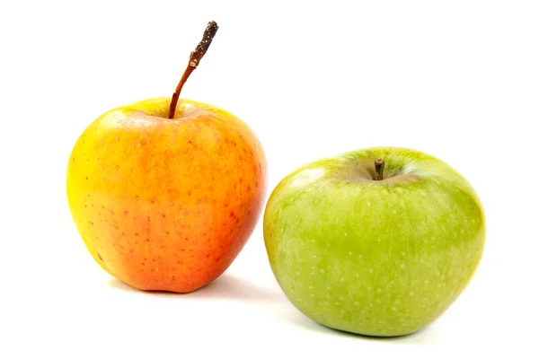 Die Äpfel, auf weißem Hintergrund, isoliert — Stockfoto