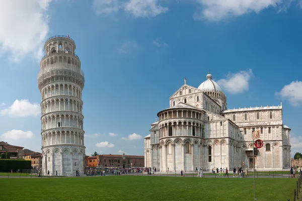 Toren van Pisa en kathedraal — Stockfoto