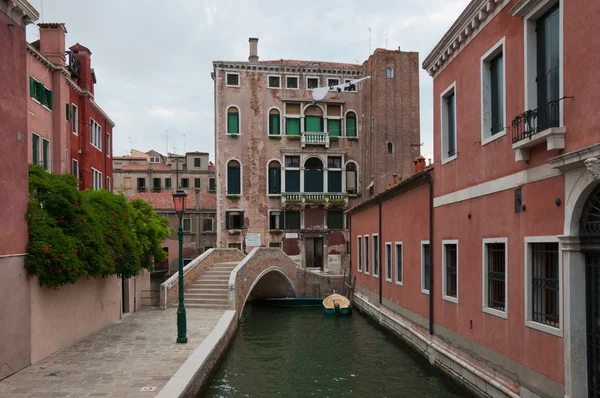 Petit canal à Venise — Photo