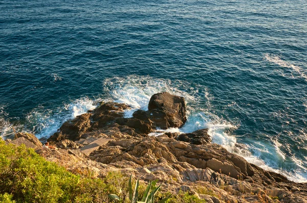 Meereswellen Brechen Den Steinen — Stockfoto