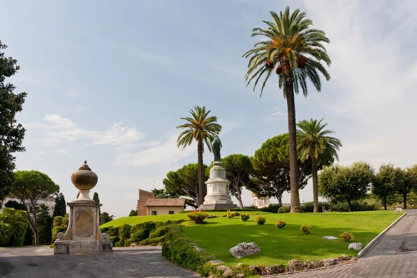Вид на ватиканские сады — стоковое фото