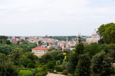 Park ve St. Peter's Bazilikası'nın güzel manzaraya