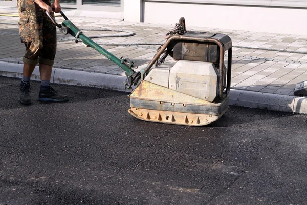 Travailleur asphalte — Photo