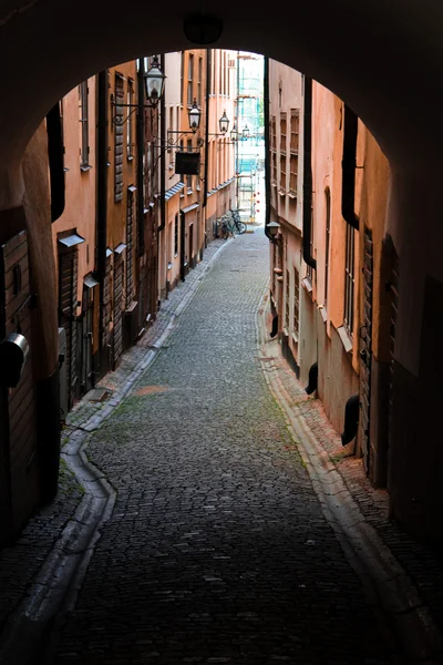 斯德哥尔摩老城狭窄的街道 — 图库照片