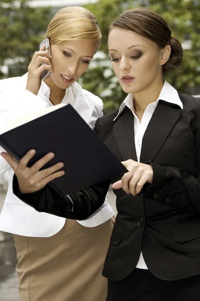 Two businesswomen — Stock Photo, Image