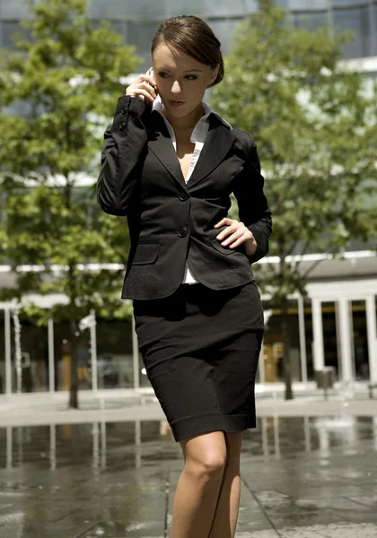 Giovane donna d'affari — Foto Stock