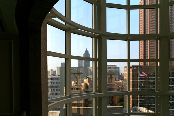 Atlanta door een raam — Stockfoto