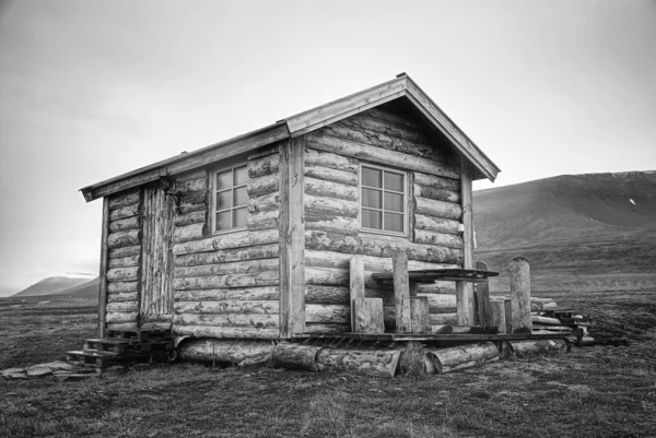 Dřevěný dům na Špicberky — Stock fotografie
