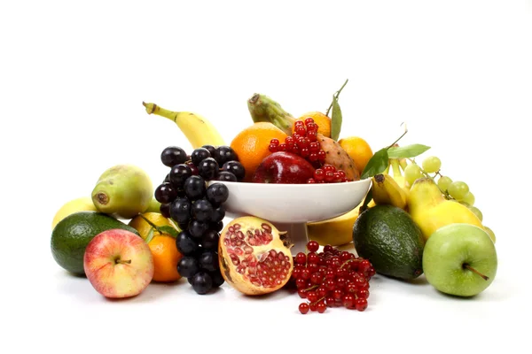 在果盘上的几种水果的组成 — 图库照片