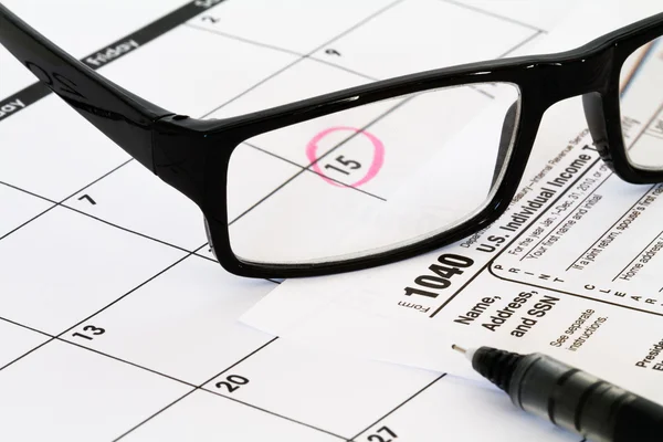 Steuerformular Mit Kalender Mit Fälligkeitsdatum — Stockfoto