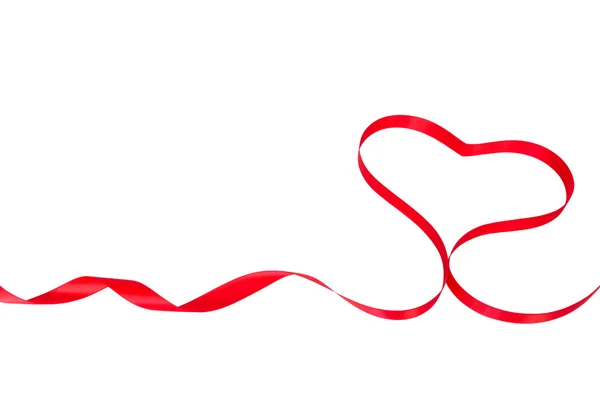 ハートの形の赤いリボン — ストック写真