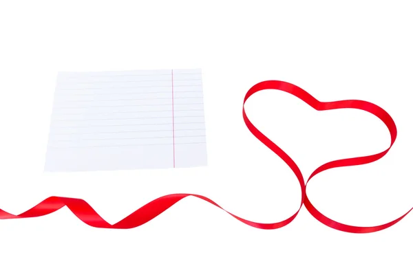 空白の紙と赤いハート — ストック写真