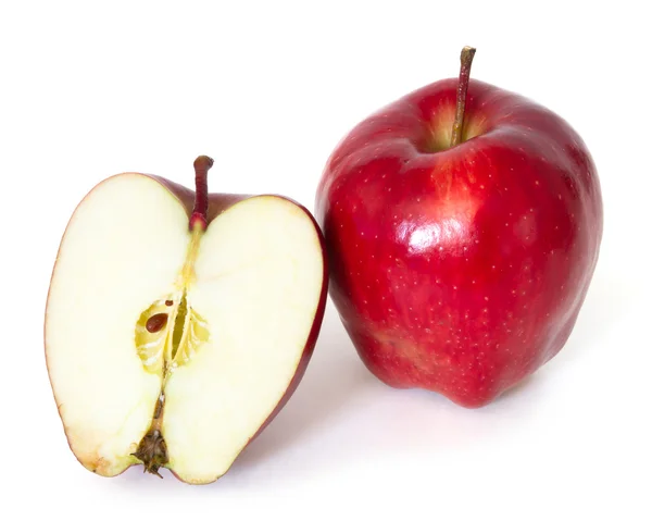 Halbe und ganze rote Äpfel — Stockfoto