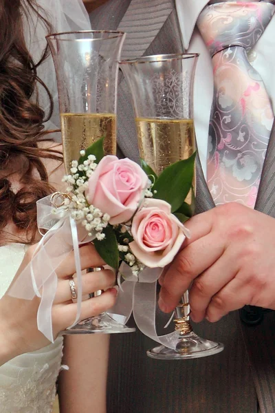 Svatební brýle a champagne — Stock fotografie