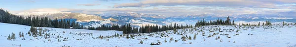 Invierno amanecer montaña panorama paisaje —  Fotos de Stock