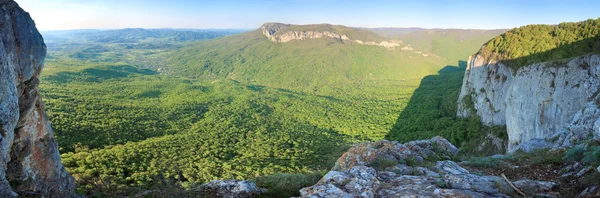 Primavera Crimea Montaña vista rocosa — Foto de Stock
