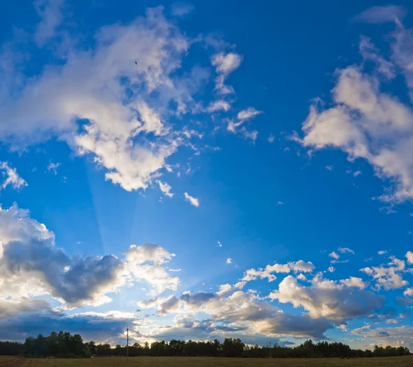 's avonds blauwe hemel panorama — Stockfoto