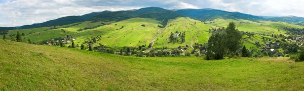 Summer mountain village panorama. — Stock Photo, Image